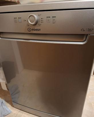Lavastoviglie indesit