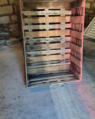 CASSONE GRANDE DI LEGNO MOLTO ROBUSTO ANTICO