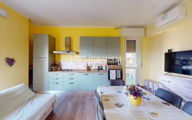 Trelocali ristrutturato con balcone e cantina