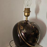 Lampada da tavolo in stile Art Déco.