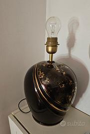 Lampada da tavolo in stile Art Déco.