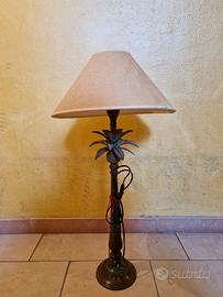 lampada in ottone con fantasia palme