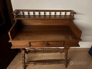 Scrittoio in legno