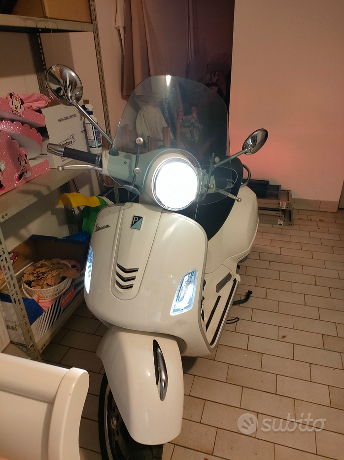 bacheca vetrina modellini vespa - Collezionismo In vendita a Treviso