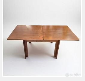 Tavolo in noce Cassina anni 1970