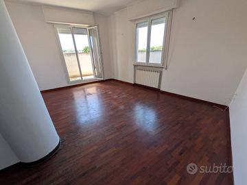 Attico / Mansarda di 105 m² con 3 locali a Pesaro