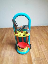 Set attrezzi da giardino per bambini. 