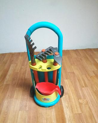 Set attrezzi da giardino per bambini. 