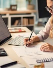 Impiegata ufficio/Segretaria