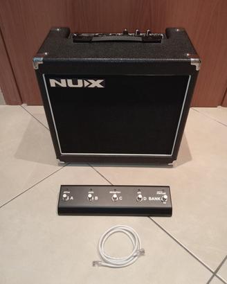 amplificatore per chitarra con pedali switch 