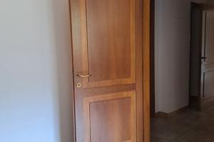 Porte in noce da interno
