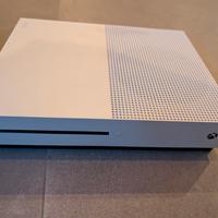 Xbox One S 500Gb + 2 gamepad+caric.+ giochi e FC25