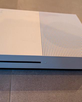 Xbox One S 500Gb + 2 gamepad+caric.+ giochi e FC25