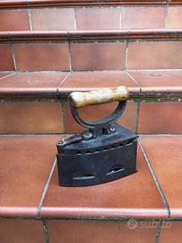 Ferro da stiro d'epoca