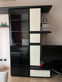 Vetrinetta con tavolino removibile