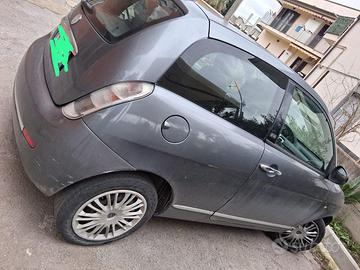 LANCIA Y DIVA