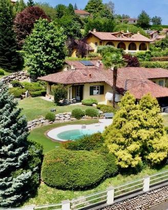 Villa di 304 m² con più di 5 locali e box auto dop