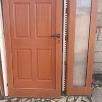 Portone alluminio colore legno chiaro