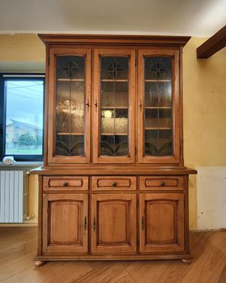 Mobile in rovere con ante