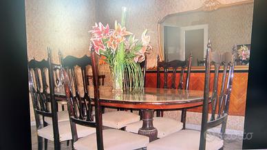 Tavolo da pranzo con piano in marmo/vetro sedie