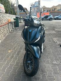 Beverly 400s