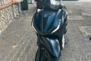 Beverly 400s