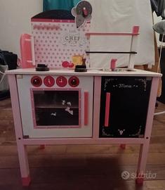 Cucina giocattolo