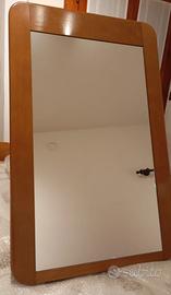 Specchio con cornice in noce nazionale