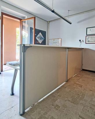 Reception doppia banco accoglienza + 2 scrivanie