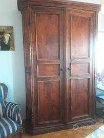 Grande armadio antico a due ante
