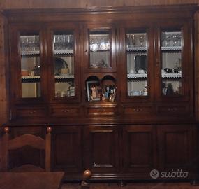 Sala in legno massiccio