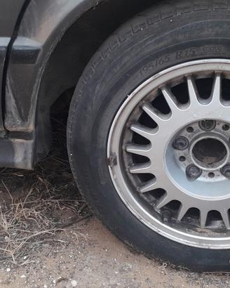 cerchi in lega BMW da 15" diritti solo da pulire