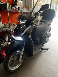 Moto scooter SH 125