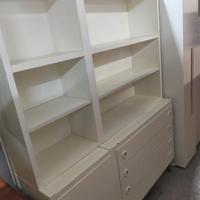 Libreria con cassettiera e anta stile scandinavo