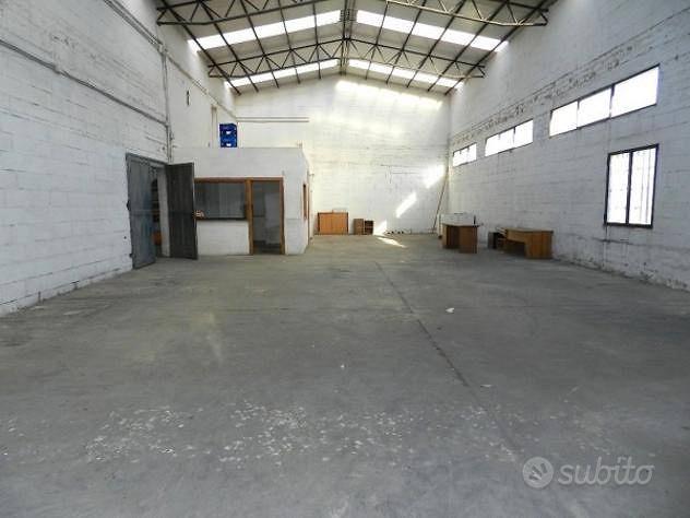 Immobile di 420 m² a Lucca