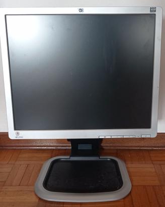 Monitor HP 19 Pollici 4:3 Quadrato CON ROTAZIONE