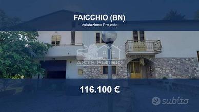 Immobile in asta di 263 m² con più di 5 locali a F