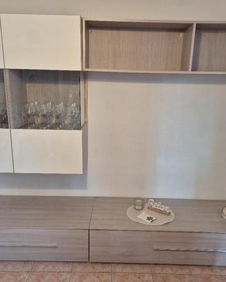 soggiorno con vetrina  + Divano letto 3 posti 