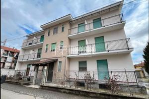 APPARTAMENTO RISTRUTTURATO DI 100 MQ CON BOX AUTO