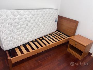 Giro letto con doghe - materasso - comodino