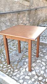 Tavolo in noce