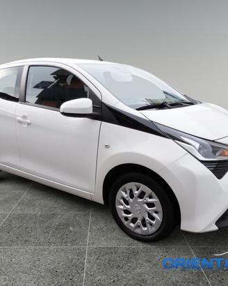 Toyota Aygo 1.0 VVT-i x-play MOLTO BELLA
