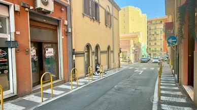 Cagliari LocaleCommerciale adiacente ViaGaribaldi