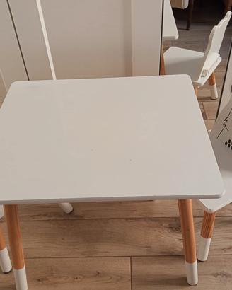Tavolo bimbi con 2 seggioline