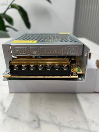Alimentatore per strisce led