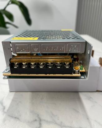 Alimentatore per strisce led