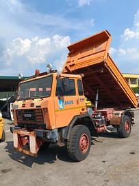 Iveco ACM 80.17 con ribaltabile trilaterale