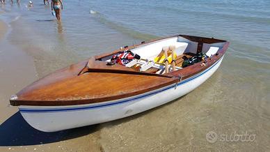 Barca a vela full optional con carrello da vetrina