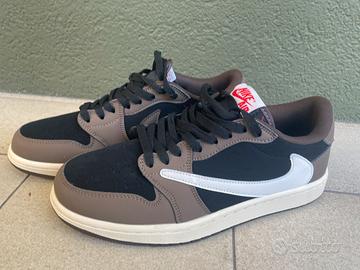 2 paia scarpe nike travis scott nuove