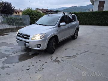 TOYOTA RAV4 Crossover 2.2D Luxury